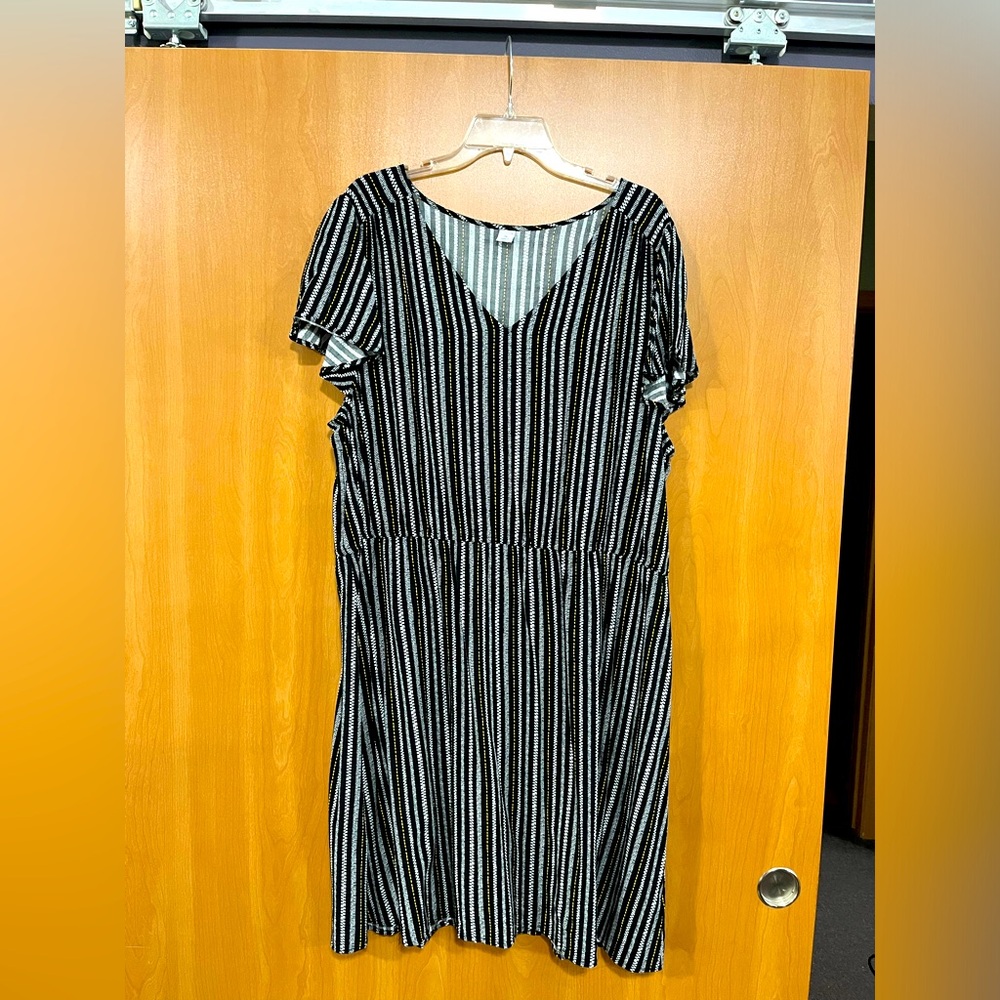 Old Navy Black, white and yellow dress, size XXL